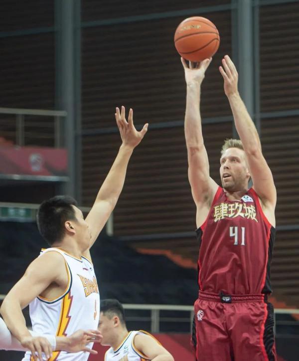  集结日北京首钢调整名单以备意甲，强势反弹环节打磨，气氛紧张，纪律约束更严格-开云电竞官网