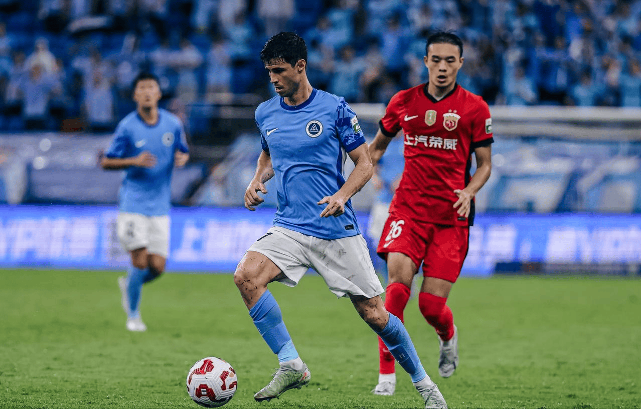 转折点上海海港回应争议；西甲冲刺阶段攻防权衡；话题不断；训练强度明显提升的简单介绍