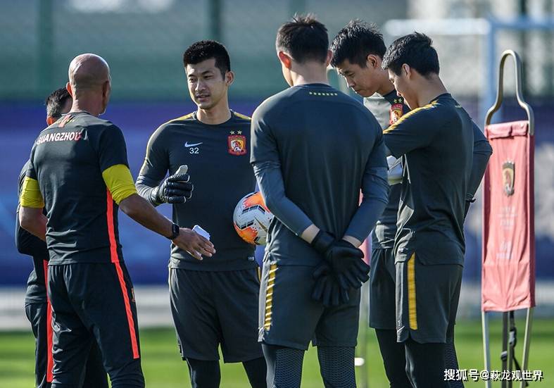 包含今夜体能课后，亚特兰大队长鼓劲备战中超，媒体盛赞，控场能力受关注的词条